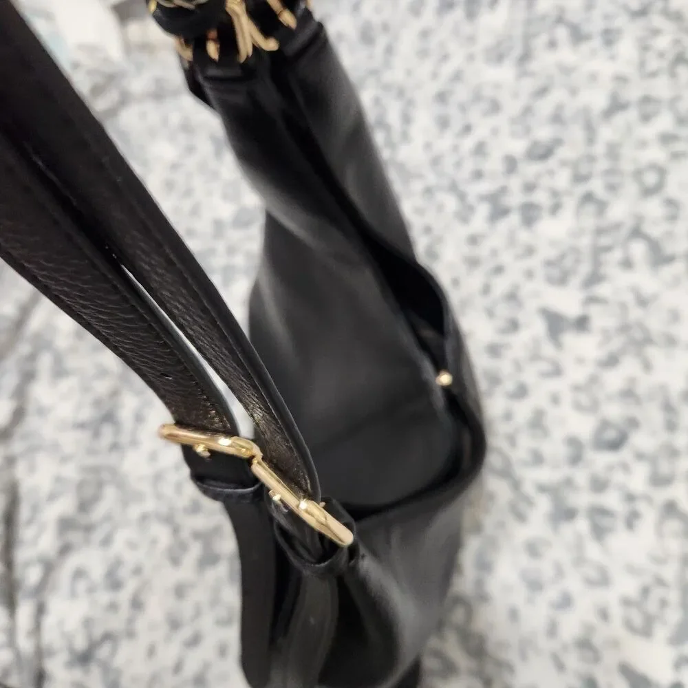 tote bags Size 15x10x5 Black Shoulder bag.   New